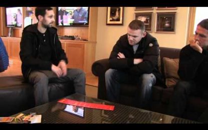 Rooney, Owen e Cleverley em programa de magia