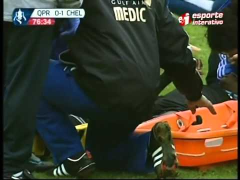 Ramires rompe ligamentos do joelho