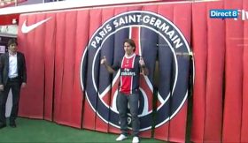 Maxwell (ex-Barça) apresentado no PSG