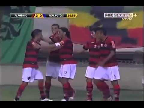 Golaço de Ronaldinho na Libertadores