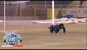 Aos 45 anos, Higuita voltou a exibir o pontapé de escorpião