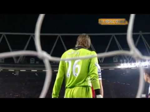 Van Persie e Tim Krul ‘pegados’ durante o jogo