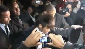 Neymar roubado à descarada