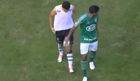 Jogador do Palmeiras recusa oferecer camisa