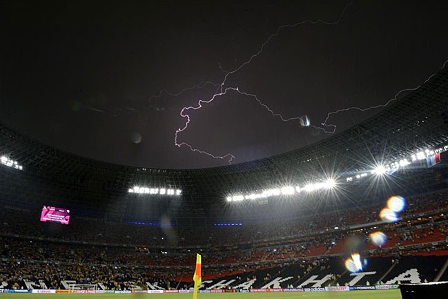 Temporal atrasa jogo entre Ucrânia e França