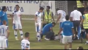 Explosivo atirado para cima de jogadores no Chipre