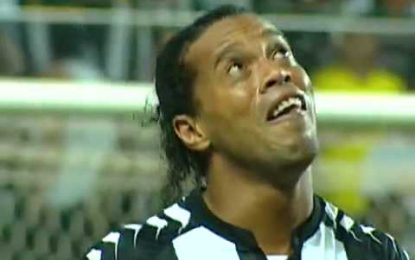 O golaço emocionado de Ronaldinho