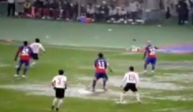 Jogo no Japão inundado