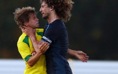 Caetano “esganado” por Coloccini