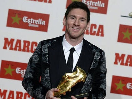 Messi recebe 3ª Bota de Ouro consecutiva