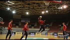 Jogadores do Bayern testam as qualidades no Basquetebol