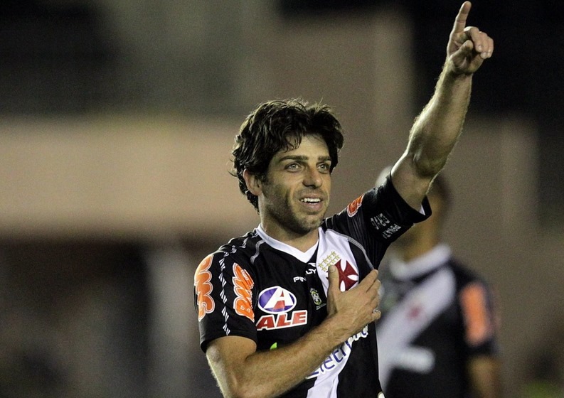 Juninho Pernambucano arruma as botas