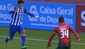 Finta “impossível” de Gonçalo Paciência (FC Porto B)