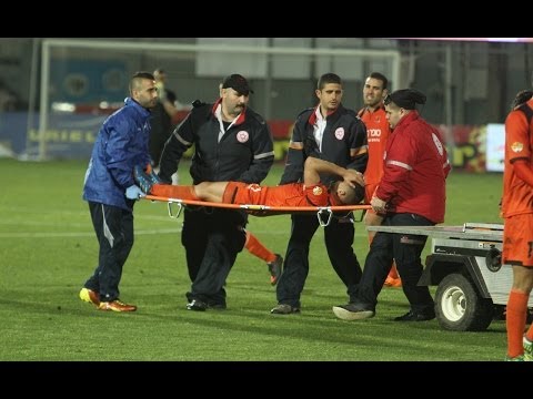 Proibido ver! Entrada brutal no futebol israelita