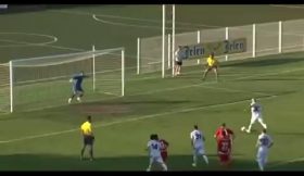 Hesitar no momento de marcar um penalty pode resultar nisto