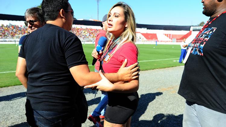 Andressa Urach volta a atacar, mas é expulsa do treino de Portugal