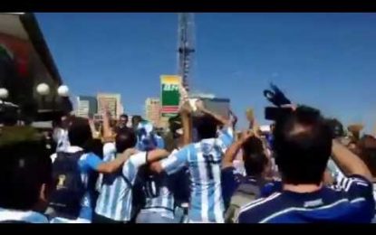 Adeptos argentinos cantam “temos a coluna de Neymar”