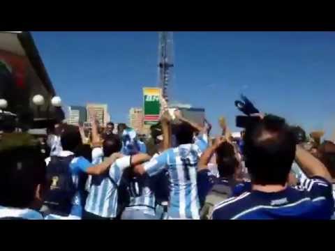 Adeptos argentinos cantam “temos a coluna de Neymar”