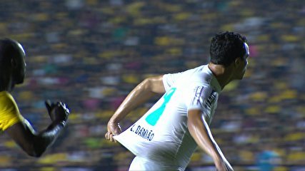 Leandro Damião criticado por tentar “cavar” penalty de forma descarada