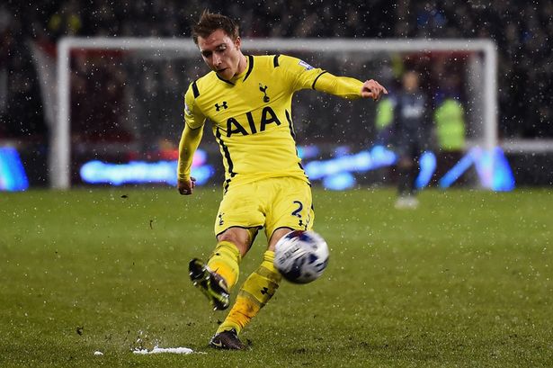 Este é para já o livre do ano: Eriksen (Tottenham)