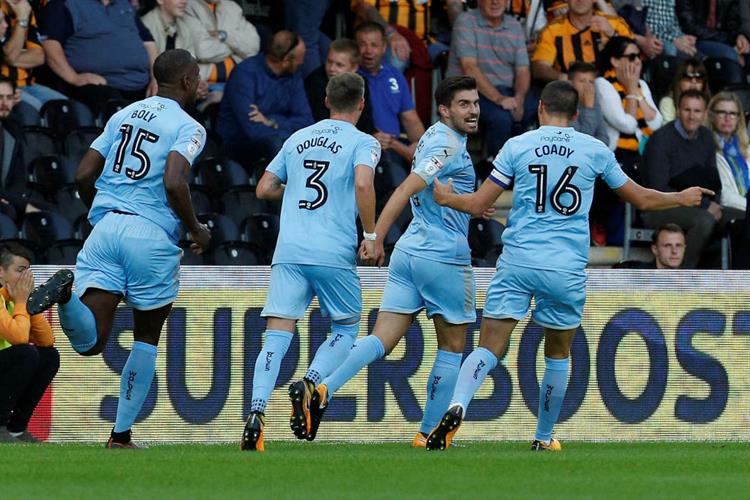 Em Inglaterra: Rúben Neves marca golaço, Diogo Jota também marca e Ivan Cavaleiro assiste