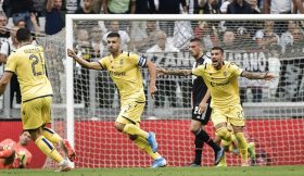 Miguel Veloso faz bomba do meio da rua na Serie A