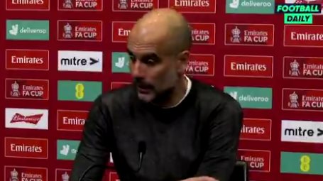 Vídeo: Guardiola pega-se como jornalista após eliminação na Taça