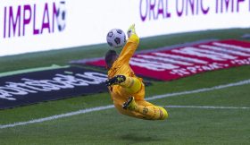 Diego Alves (ultra) decisivo nas grandes penalidades para o Flamengo ganhar a Supertaça Brasil! (VIDEO)