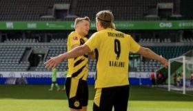 Haaland volta a ‘destruir’ e mantém Dortmund na corrida pela Champions