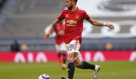 VÍDEO: Bruno Fernandes partiu a defesa do Burnley com esta simulação