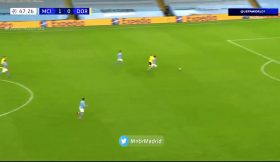 Vídeo: Haaland meteu o turbo, ‘atropelou’ Rúben Dias, mas Ederson negou-lhe o golo