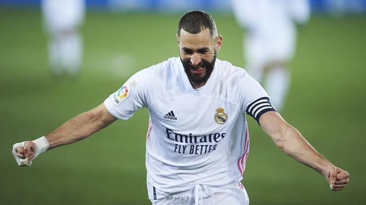 Vídeo: O sensacional golo de Benzema contra o Barcelona