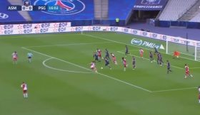 Vídeo: O sensacional lance de Mbappé! Craque do PSG meteu 8 jogadores do Mónaco a correr atrás de si