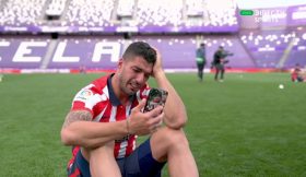 Vídeo: A emoção de Suárez após ser o herói do Atlético no jogo do título