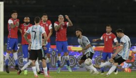 Vídeo: Messi começa Copa América com um golaço mas Argentina, que abusou do desperdício, tropeça