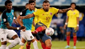 Vídeo: O original livre que deu a vitória à Colômbia na Copa América