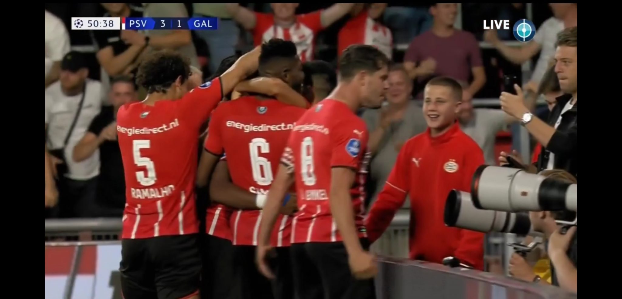 VÍDEO: Este golo do PSV na Champions é de uma magia incrível