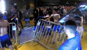 Vídeo: Surreal! Jogadores do Boca tentaram invadir balneário do Atlético Mineiro depois da eliminação na Libertadores