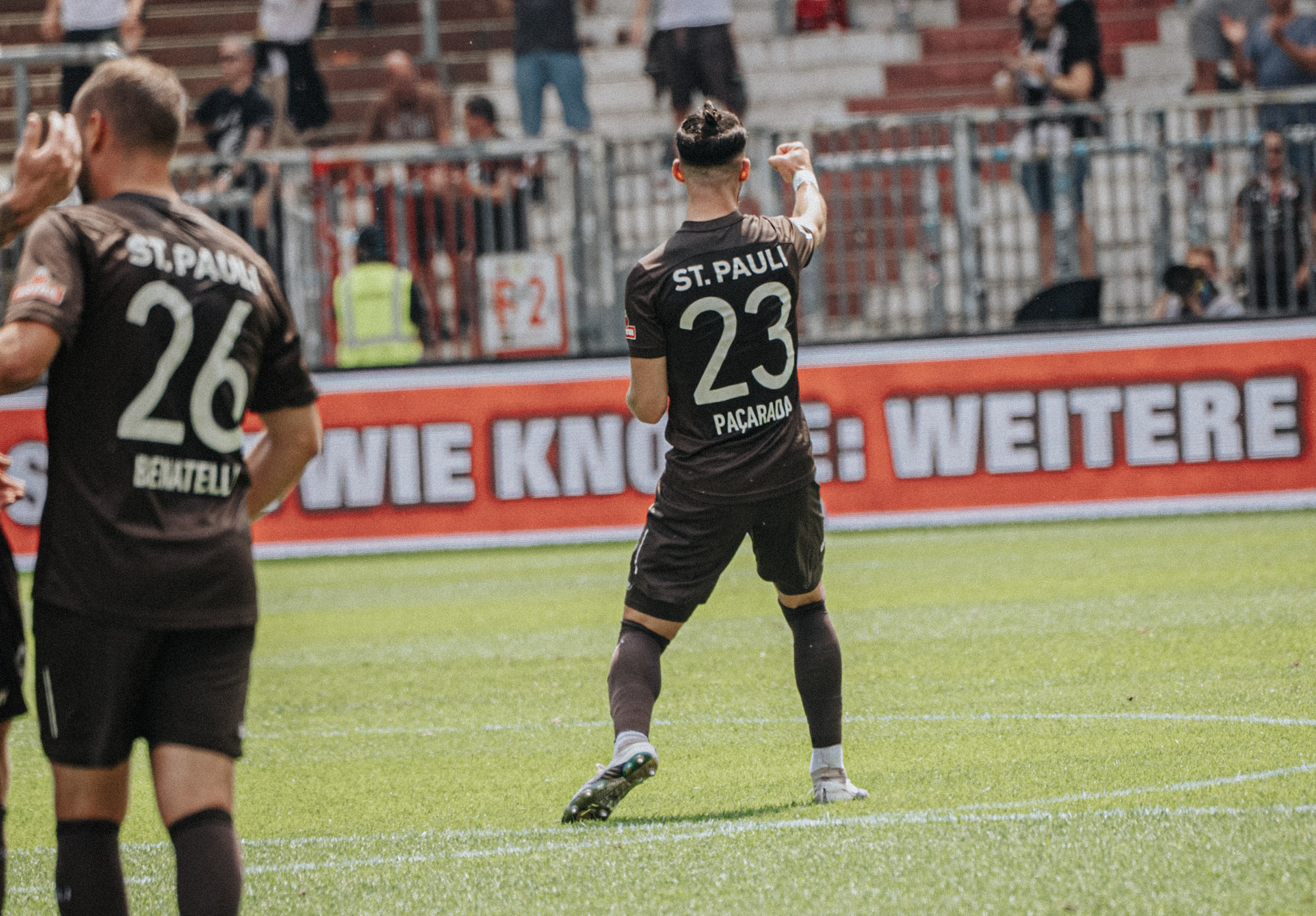 VÍDEO: Uma bomba sensacional na jornada inaugural da Bundesliga 2