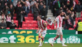 Vídeo: Até o Stoke, que era conhecido pelo seu futebol rudimentar, já tem saídas de bola de alto nível