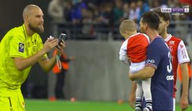 Vídeo: Guarda-redes do Reims pediu a Messi para tirar uma foto com o seu filho