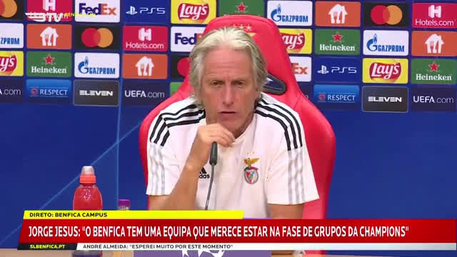 Vídeo: «Joga na direita, na esquerda, como médio-defensivo, como central… é um jogador muito importante»