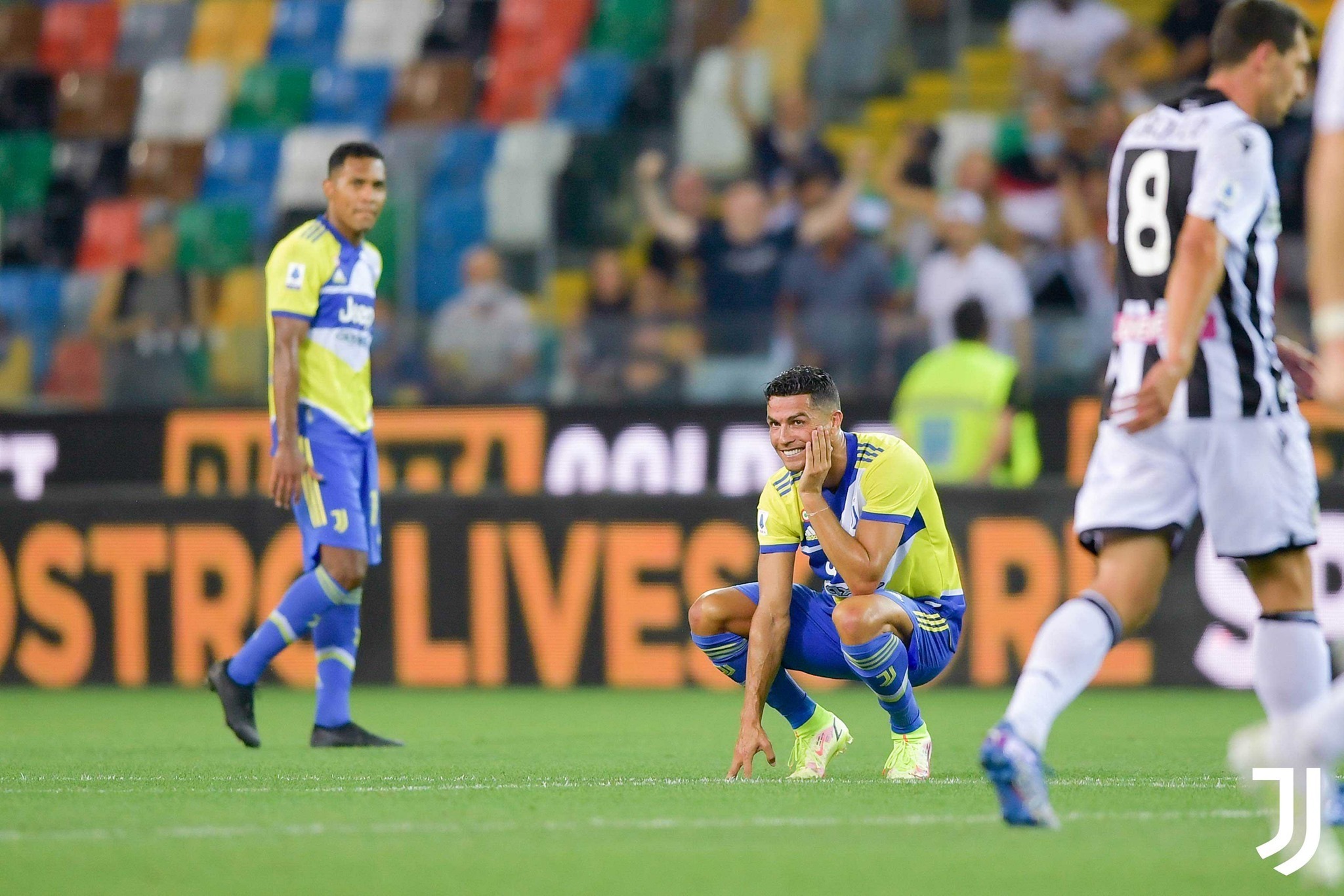 Vídeo: Ronaldo abandonou o treino da Juventus depois de se ter lesionado no braço