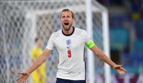 Vídeo: Kane marca golaço mas Paulo Sousa trava Inglaterra