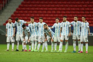 Vídeo: «No City chegávamos hora e meia antes do treino. No Barcelona cheguei uma hora antes e estava tudo fechado»