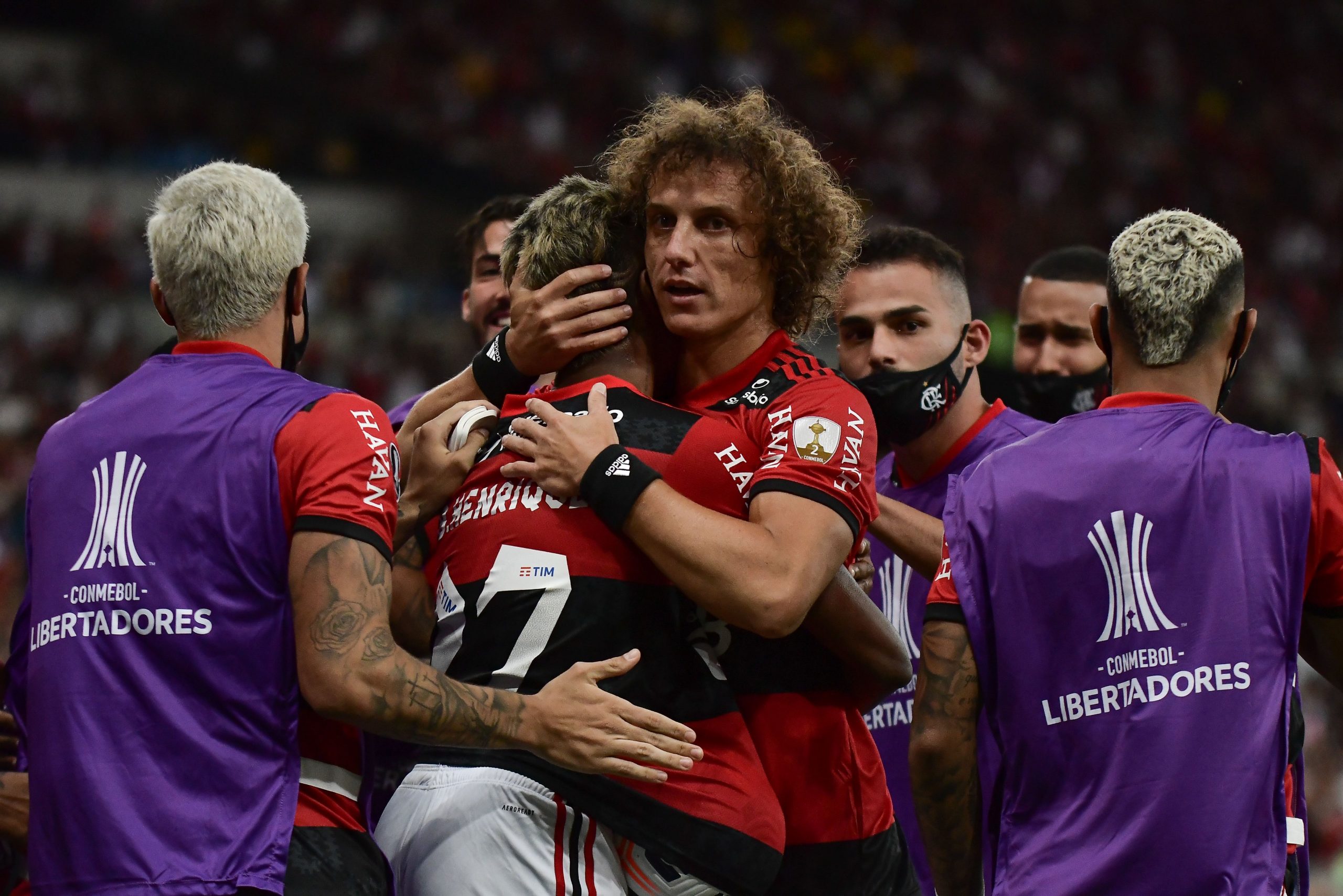 Vídeo: O sensacional ‘duplo corte’ de David Luiz na estreia pelo Flamengo