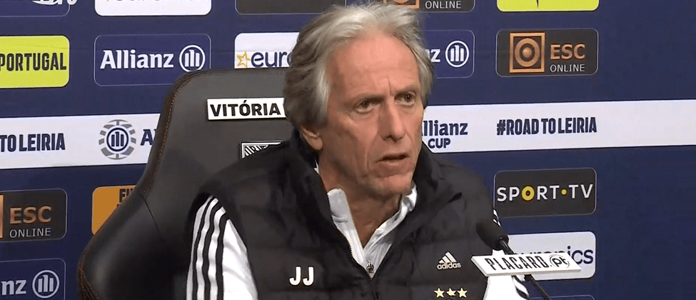 Vídeo: A pergunta que irritou Jorge Jesus depois do empate com o Vitória SC