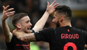 Vídeo: Giroud segura liderança do AC Milan