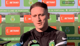 Vídeo: «Gosto de jogar, mas a central o mister exagerou um bocadinho…»