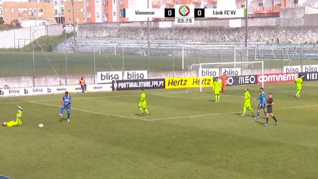 Vídeo: Jogador do Vianense tem enorme gesto de fair-play em partida do Campeonato de Portugal